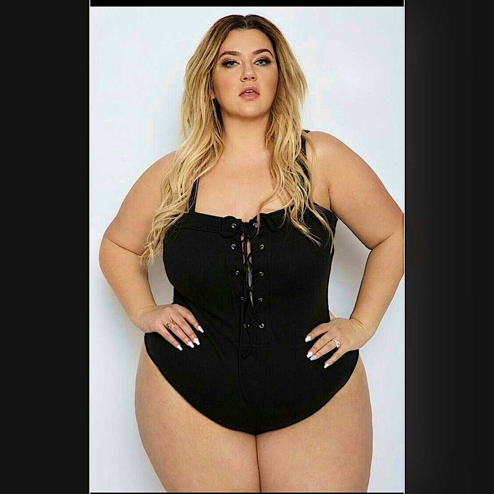 Astra Signature NWT Lace Up Bodysuit Black